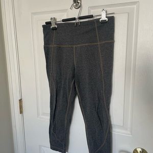 Athleta grey cropped leggings